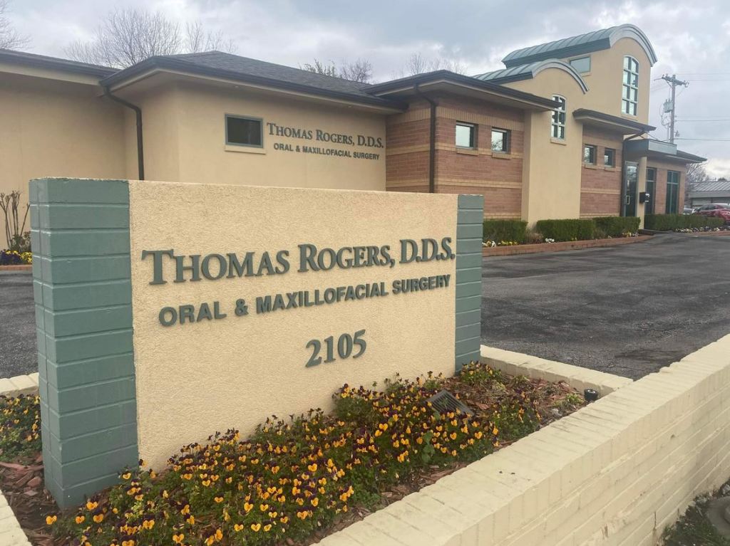 thomasrogersoralsurgery-exterior2