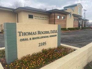 thomasrogersoralsurgery-exterior2